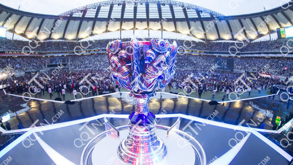 Rookie：Qingtian那波1v3挺帅的，我们五个人会为冠军而努力